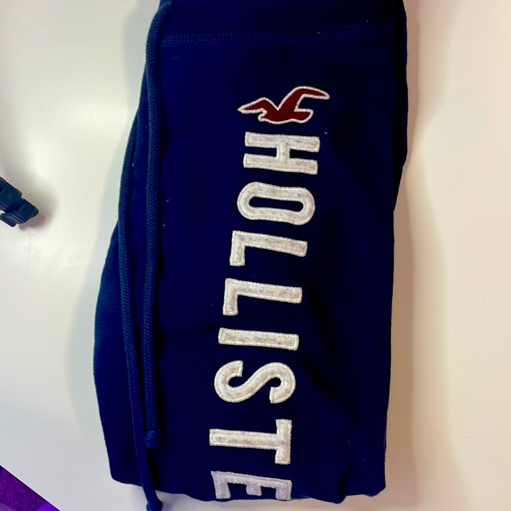 Hollister joggers